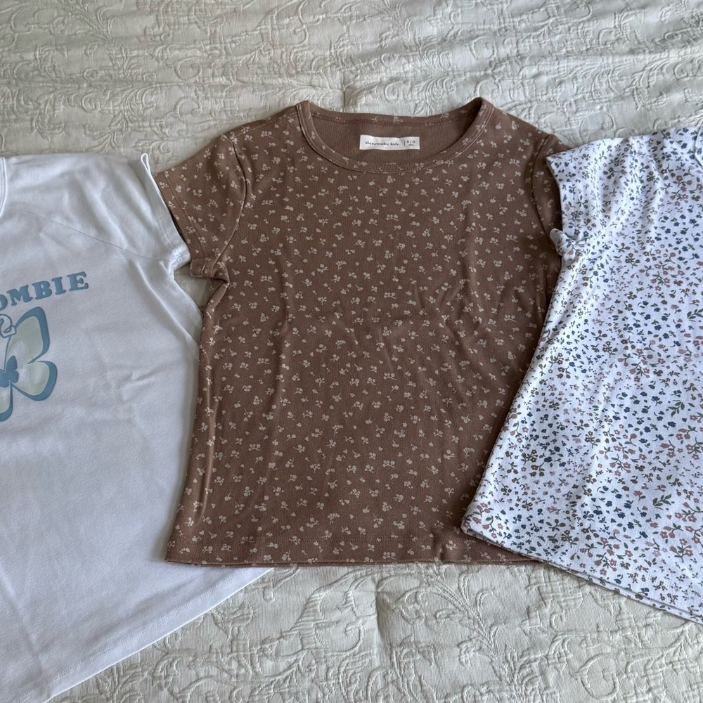 Abercrombie Fitch T-Shirt Bundle in size 11-12